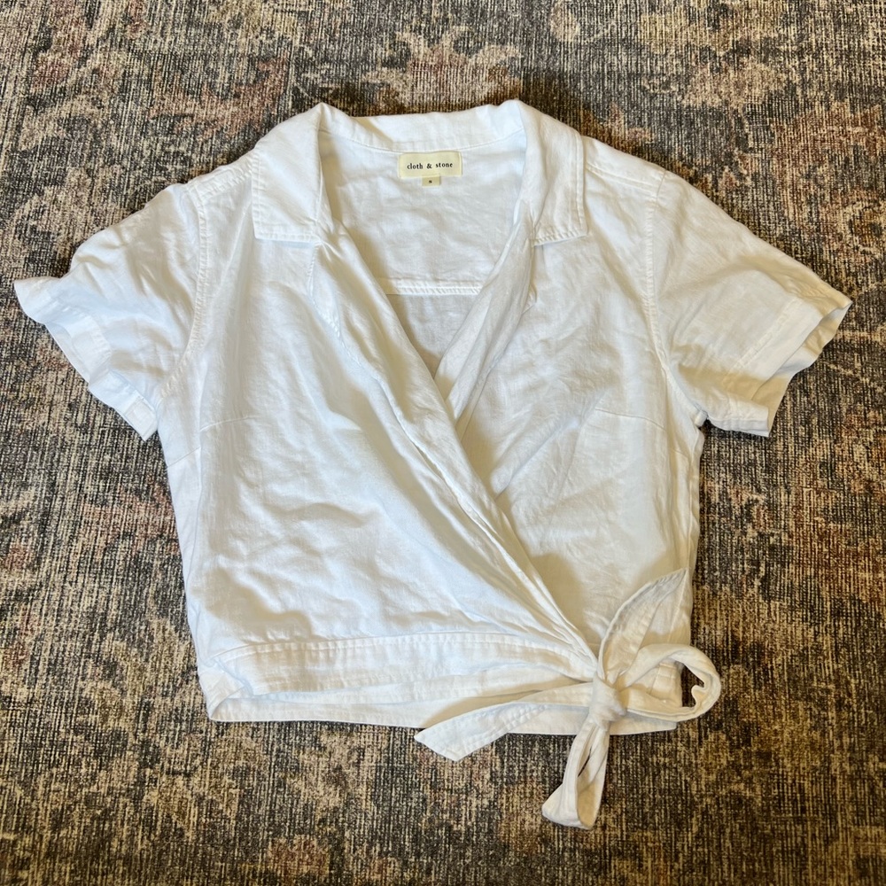 White linen Anthropologie shirt cloth & stone. Size S.